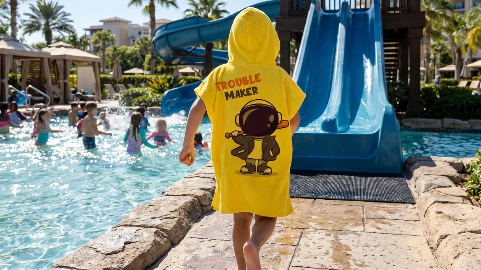 Salida de Baño Infantil con Gorro — Amarilla — Toallas salida de baño