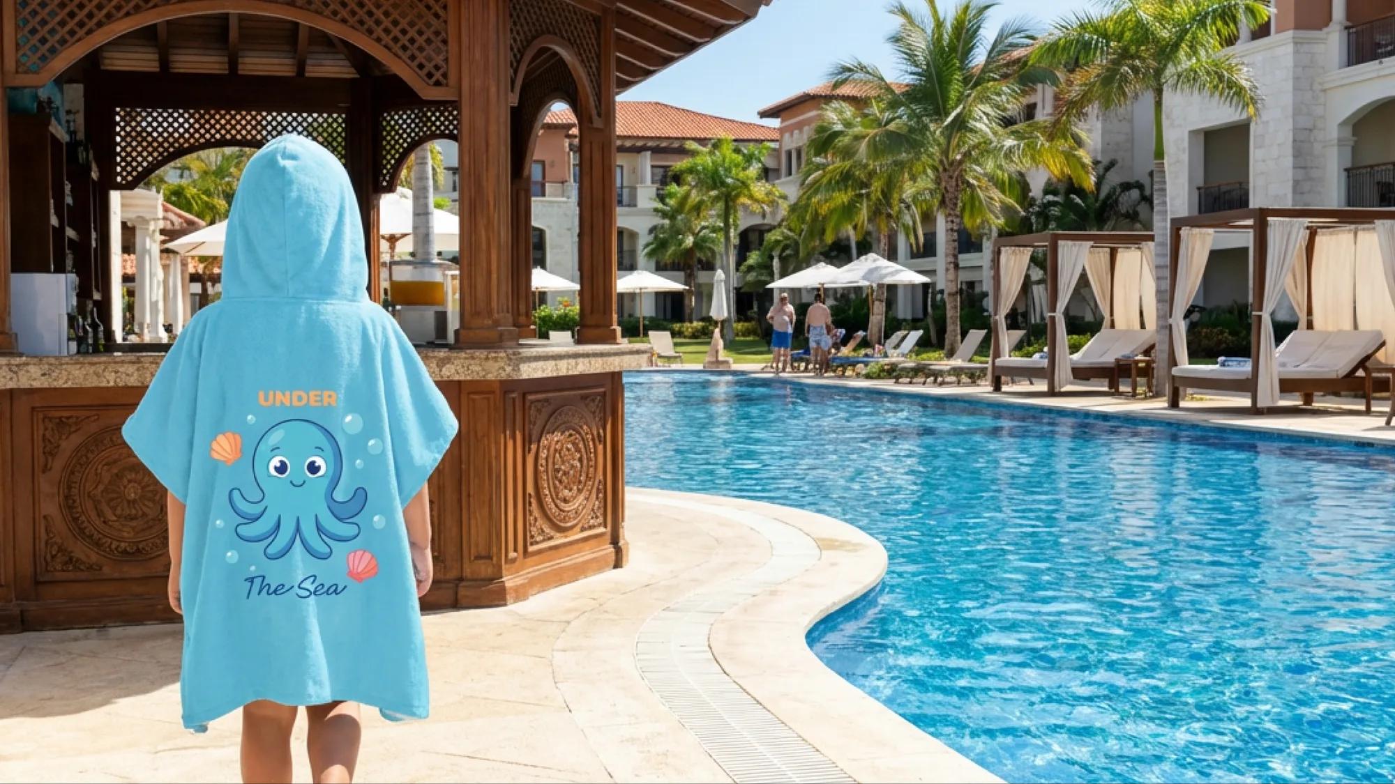 Salida de Baño Infantil con Gorro — Azul Cielo — Toallas salida de baño